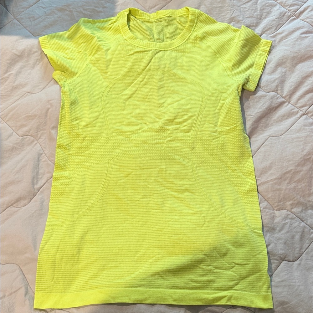 Lululemon Run Swiftly Highlighter Yellow Short Sleeve - 8